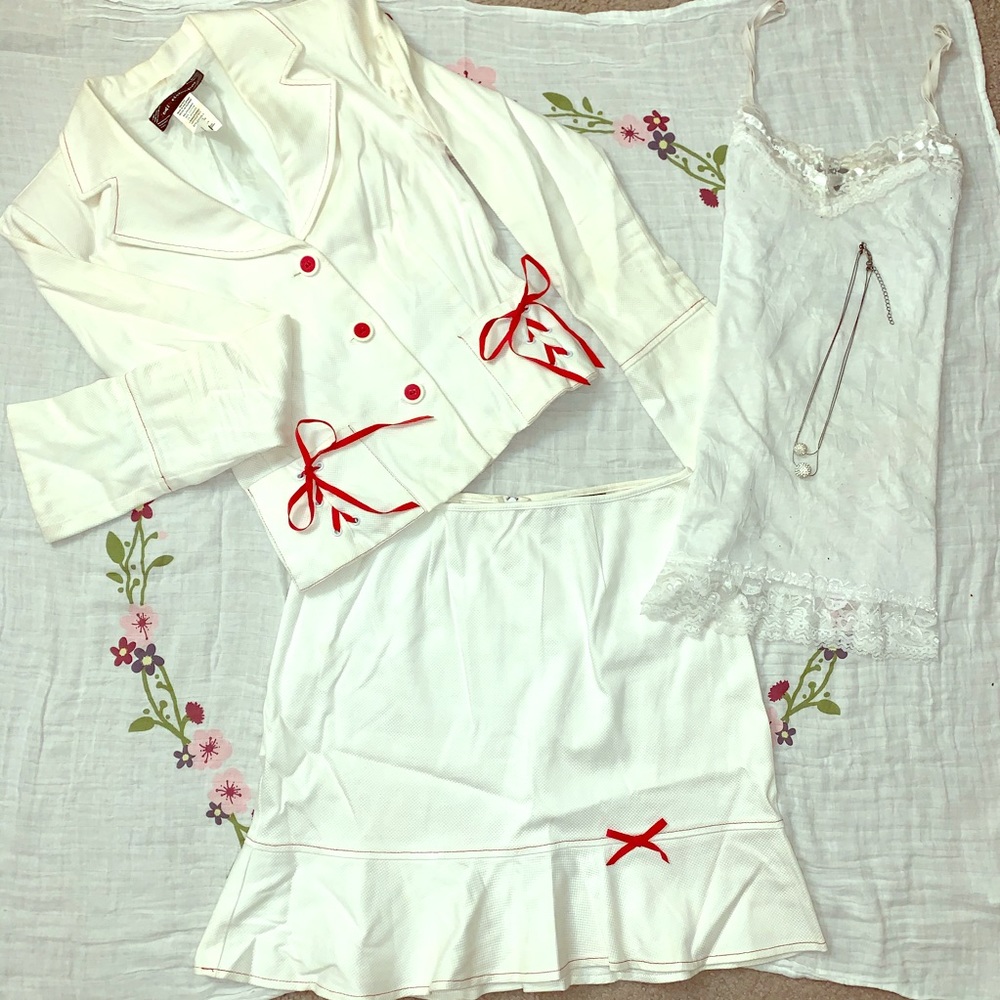 Women’s/Juniors outfit